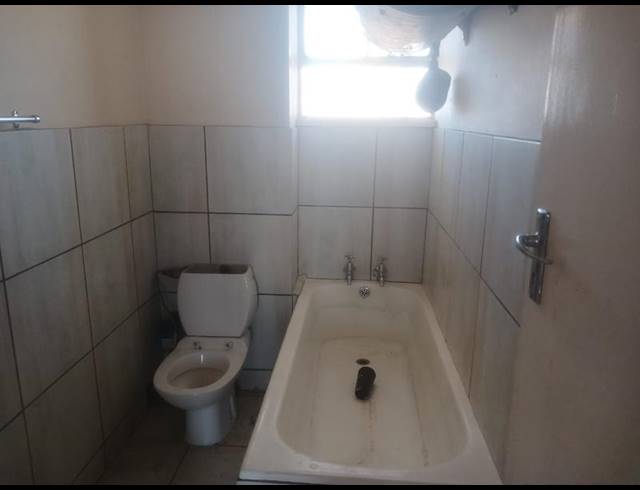 1 BEDROOM APARTMENT FOR SALE IN HILLBROW